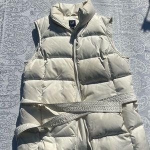 GAP off white puffer vest